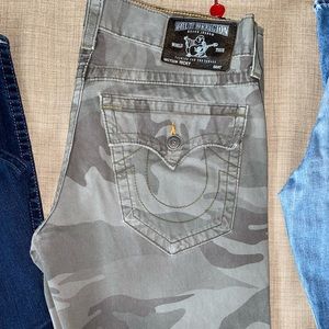 True religion jeans,good condition,32 men for camo and 34 for blue(white stitch)